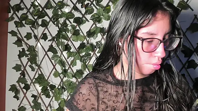 Snapshot of CoralineSanchez chatting on 26, 10, 2025 CoralineSanchez online show from 26, 10, 2025