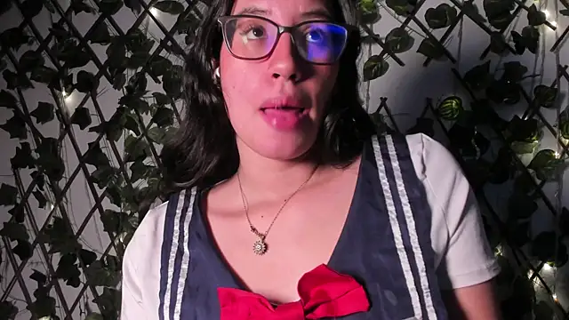 Snapshot of CoralineSanchez chatting on 2, 12, 2025 CoralineSanchez online show from 2, 12, 2025