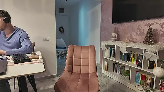 Snapshot of ValeriaGrey chatting on 15, 12, 2025 ValeriaGrey online show from 15, 12, 2025