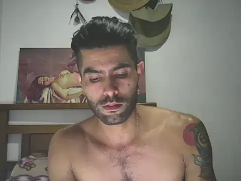 Snapshot of hideonbush051 chatting on 10, 9, 2025 hideonbush051 online show from 10, 9, 2025