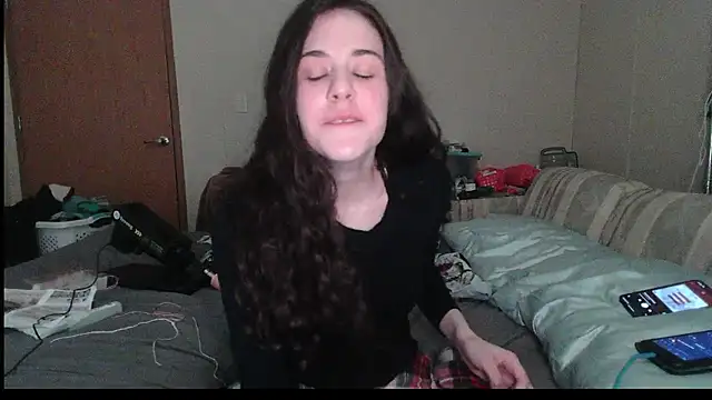 Snapshot of rileyyb_ chatting on 8, 5, 2026 rileyyb online show from 8, 5, 2026