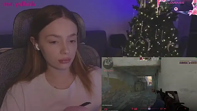 Snapshot of _MayShy_ chatting on 17, 12, 2025 MayShy online show from 17, 12, 2025