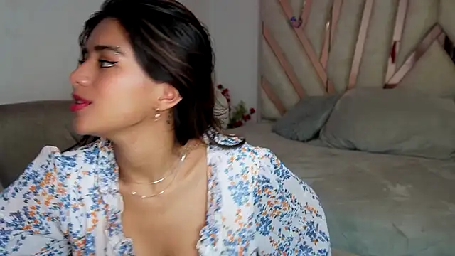 Snapshot of Rebecca_055 chatting on 1, 2, 2026 Rebecca 055 online show from 1, 2, 2026