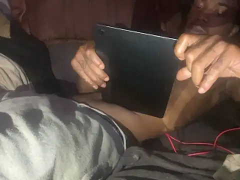 SlimeCrownzOut5 online show from 15, 4, 2026