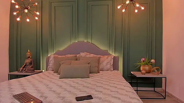 IrisBaker online show from 3, 1, 2025