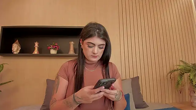 IrisBaker online show from 15, 1, 2025