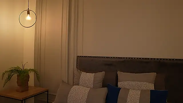 IrisBaker online show from 2, 2, 2026