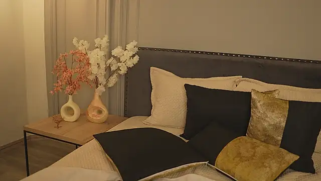 Snapshot of IrisBaker chatting on 8, 3, 2026 IrisBaker online show from 8, 3, 2026