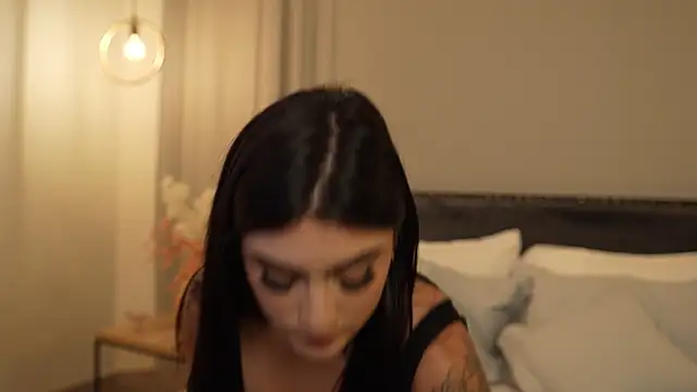 Snapshot of IrisBaker chatting on 9, 4, 2026 IrisBaker online show from 9, 4, 2026