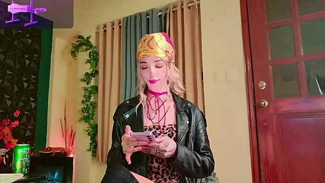 Snapshot of Finibondi chatting on 15, 4, 2026 Finibondi online show from 15, 4, 2026