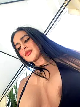 Snapshot of Alexandra_duque chatting on 17, 10, 2025 Alexandra duque online show from 17, 10, 2025