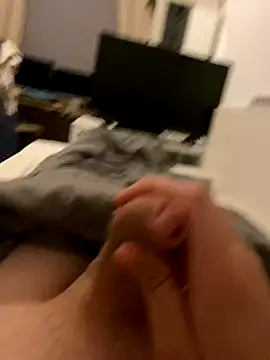 Snapshot of bigschlong290 chatting on 17, 10, 2025 bigschlong290 online show from 17, 10, 2025