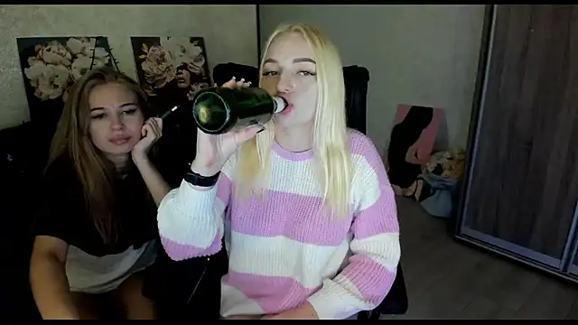 Stella  Cox online show from 26, 10, 2025