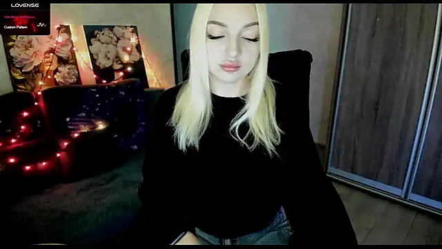 Stella  Cox online show from 2, 11, 2025