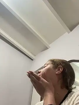 Snapshot of andreinitahg chatting on 11, 1, 2025 andreinitahg online show from 11, 1, 2025