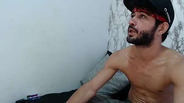 Snapshot of Moon_and_aaron chatting on 3, 3, 2026 Moon and aaron online show from 3, 3, 2026