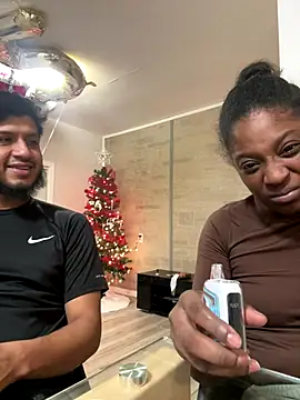 casadoscuriosos97 online show from 7, 12, 2024