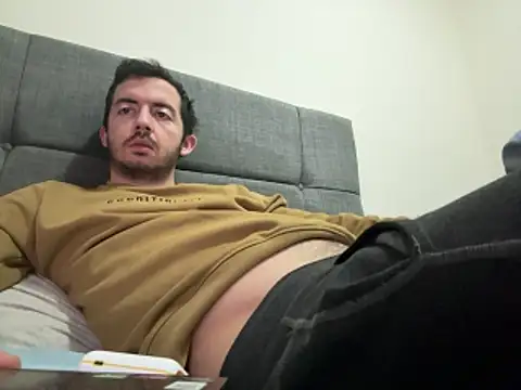 laynufff online show from 23, 3, 2026