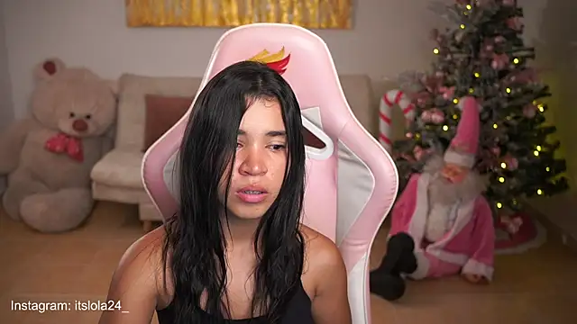 Snapshot of its_lola24 chatting on 1, 1, 2025 its lola24 online show from 1, 1, 2025