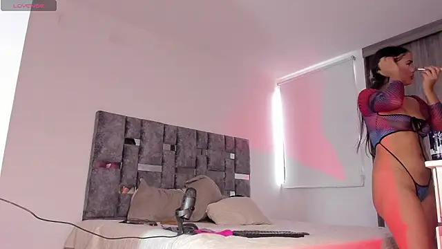 Snapshot of rossth1 chatting on 6, 3, 2026 rossth1 online show from 6, 3, 2026