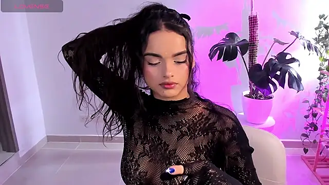 Snapshot of rossth1 chatting on 16, 4, 2026 rossth1 online show from 16, 4, 2026