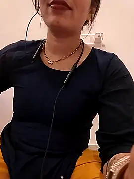 Snapshot of Simaran_bhabhi chatting on 10, 4, 2026 Simaran bhabhi online show from 10, 4, 2026