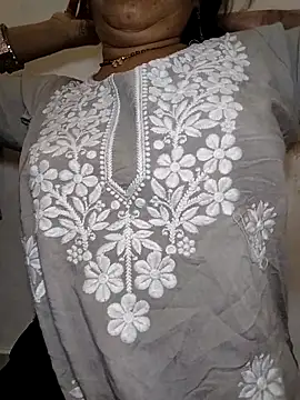 Snapshot of Simaran_bhabhi chatting on 14, 4, 2026 Simaran bhabhi online show from 14, 4, 2026