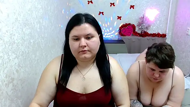 Snapshot of BeckyAndHellen chatting on 3, 1, 2025 BeckyAndHellen online show from 3, 1, 2025