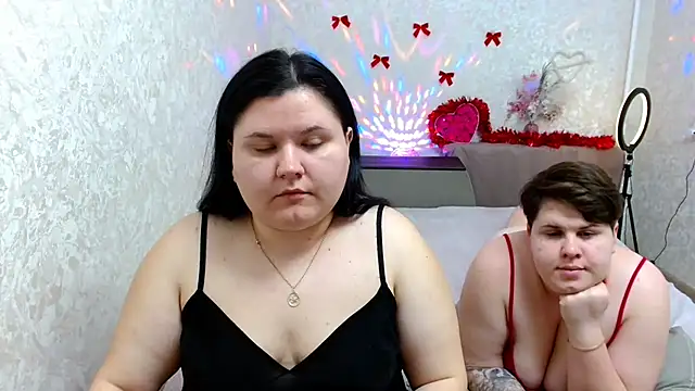 Snapshot of BeckyAndHellen chatting on 10, 1, 2025 BeckyAndHellen online show from 10, 1, 2025