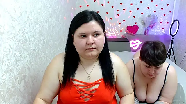 Snapshot of BeckyAndHellen chatting on 16, 2, 2025 BeckyAndHellen online show from 16, 2, 2025