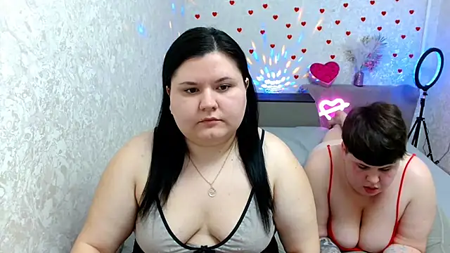 Snapshot of BeckyAndHellen chatting on 18, 2, 2025 BeckyAndHellen online show from 18, 2, 2025