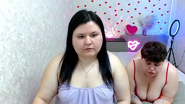 Snapshot of BeckyAndHellen chatting on 22, 2, 2025 BeckyAndHellen online show from 22, 2, 2025