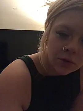 Snapshot of blndpolkadot chatting on 13, 2, 2025 blndpolkadot online show from 13, 2, 2025