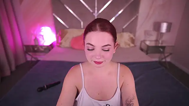 Snapshot of CarolinaDia chatting on 8, 2, 2025 CarolinaDia online show from 8, 2, 2025