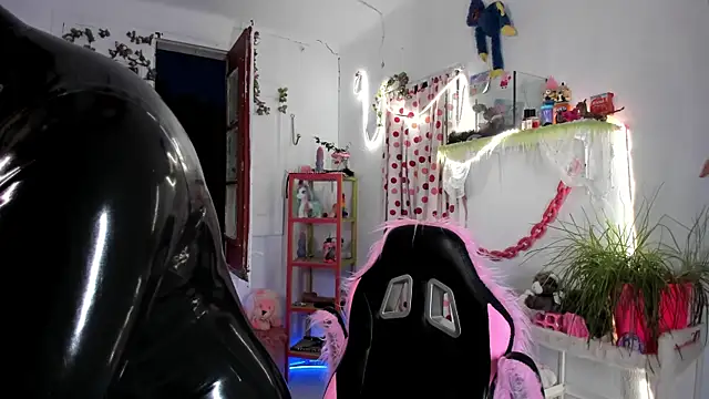 lady sontse  online show from 5, 4, 2026