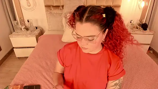 Twwiiggy online show from 7, 2, 2025