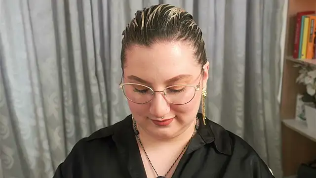 Snapshot of Ximenna_Cruz chatting on 26, 3, 2026 Ximenna Cruz online show from 26, 3, 2026