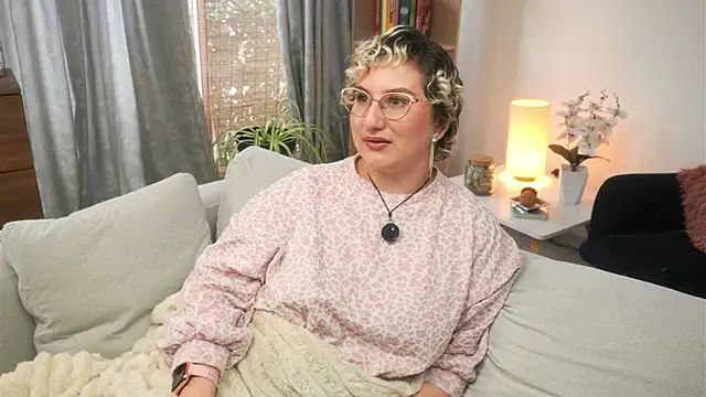 Snapshot of Ximenna_Cruz chatting on 14, 4, 2026 Ximenna Cruz online show from 14, 4, 2026