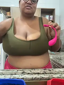 Snapshot of SweetLizzyBBW chatting on 26, 5, 2026 SweetLizzyBBW online show from 26, 5, 2026