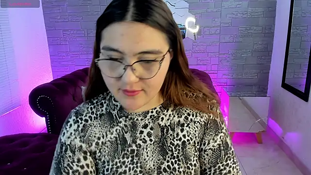 Snapshot of conniejames_m chatting on 1, 11, 2025 conniejames m online show from 1, 11, 2025