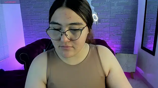 Snapshot of conniejames_m chatting on 4, 11, 2025 conniejames m online show from 4, 11, 2025