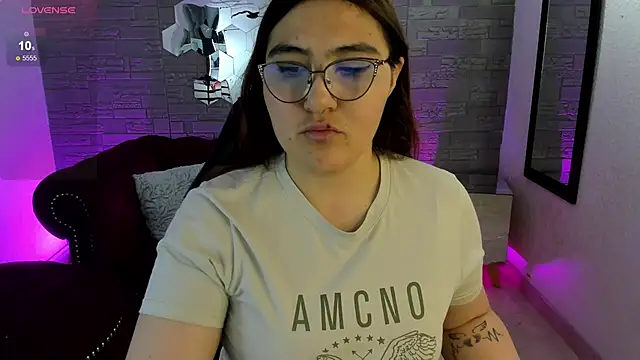 Snapshot of conniejames_m chatting on 17, 11, 2025 conniejames m online show from 17, 11, 2025