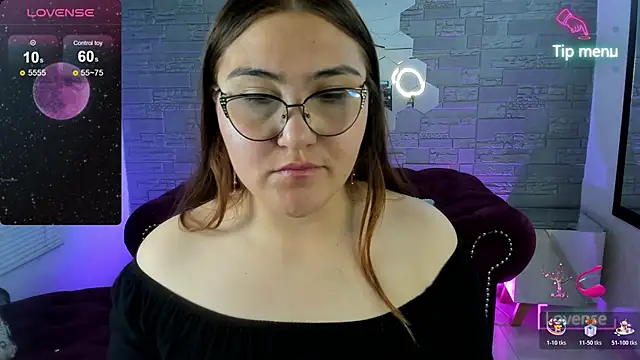 Snapshot of conniejames_m chatting on 15, 12, 2025 conniejames m online show from 15, 12, 2025