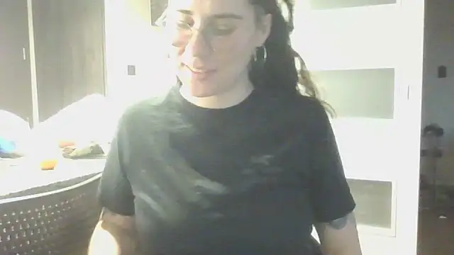 Snapshot of atenealovve_77 chatting on 3, 11, 2025 atenealovve 77 online show from 3, 11, 2025