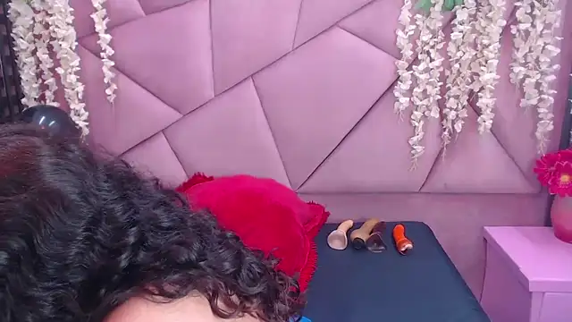 Snapshot of Sofia_Hernandez_ chatting on 6, 4, 2026 Sofia Hernandez online show from 6, 4, 2026