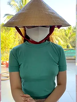 BabyThree  online show from 30, 11, 2025