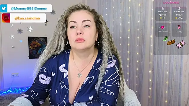 misskaassandraa online show from 7, 1, 2025