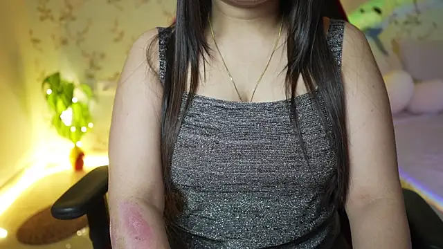 Snapshot of only_aleesha chatting on 2, 12, 2024 only aleesha online show from 2, 12, 2024