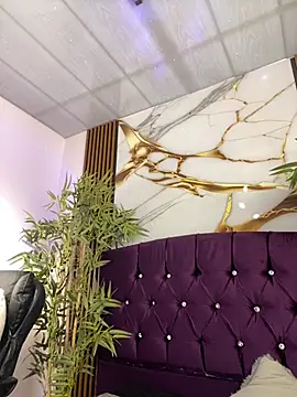 liss hot  online show from 4, 12, 2025