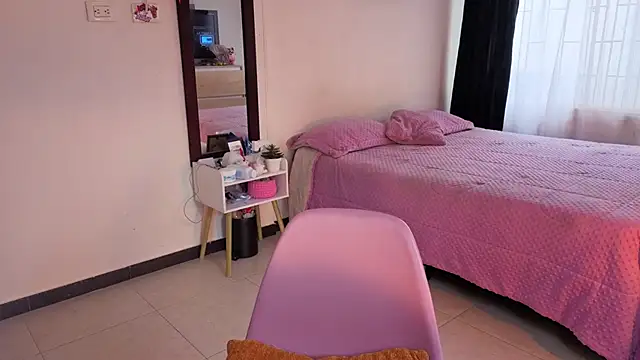 Snapshot of serenna_se chatting on 29, 5, 2026 serenna se online show from 29, 5, 2026